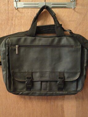 Buxton Computer 17"in Leather Case